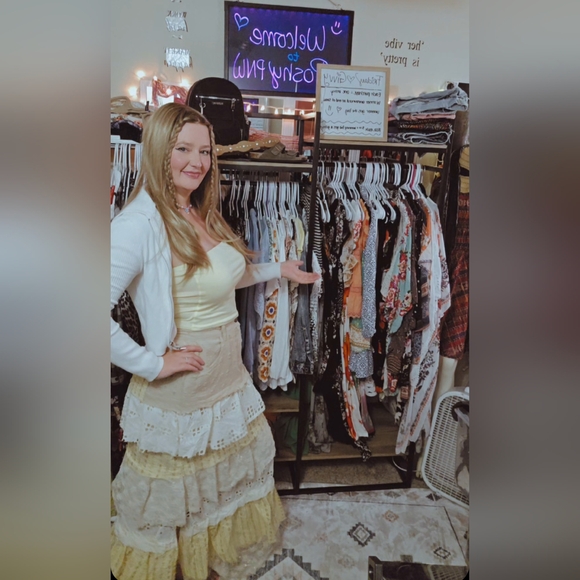 🧚🏼♀️Rachel is LIVE 🧡 - Picture 10 of 16